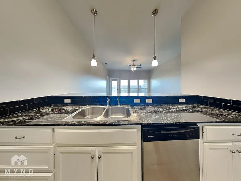 18218 Manera Way — Photo 7
