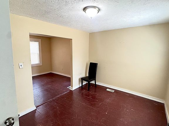 5th image of 850 3rd St NW