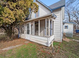 302 N Logan St, Belle Plaine, KS 67013