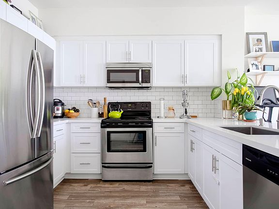 4th image of 12655 Bluff Creek Dr Unit 402
