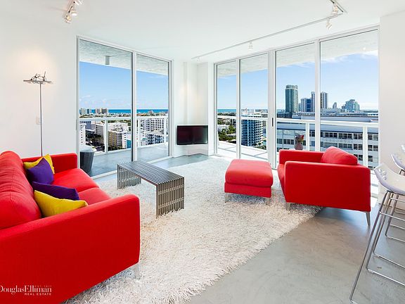 5th image of 10 Venetian Way APT 1905