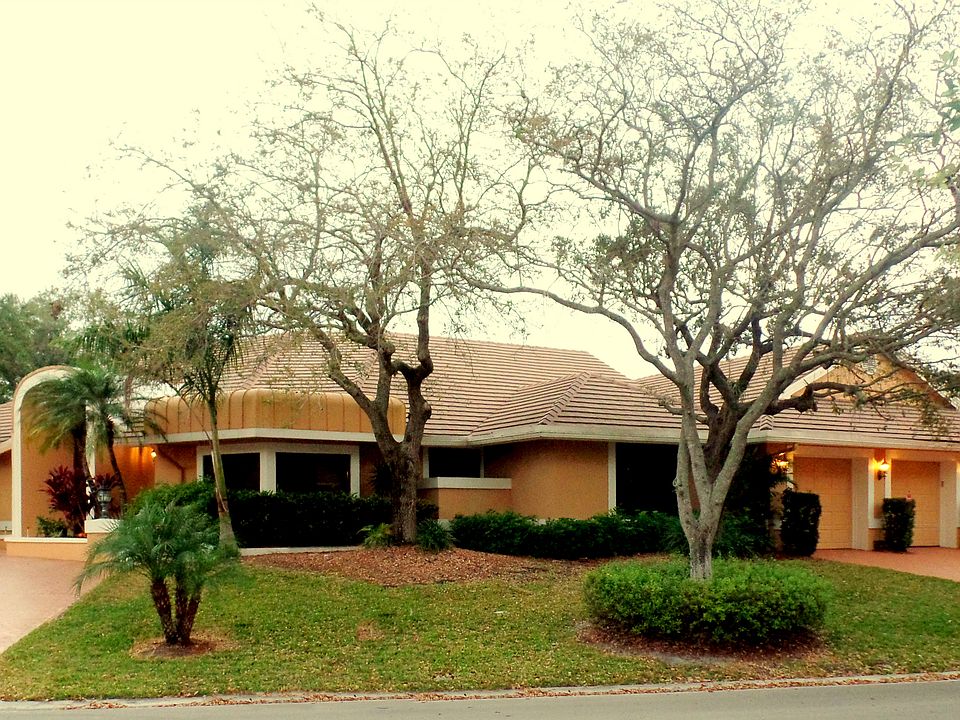 1st image of 1811 Colonial Dr