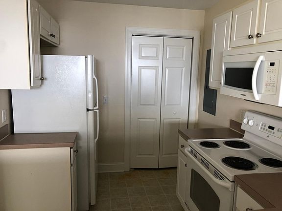 full kitchen