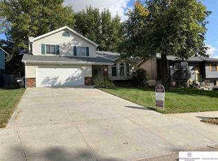 2917 S 146th St, Omaha, NE 68144