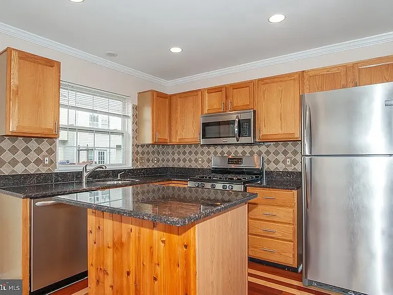 6380 Michael Robert Dr — Photo 7