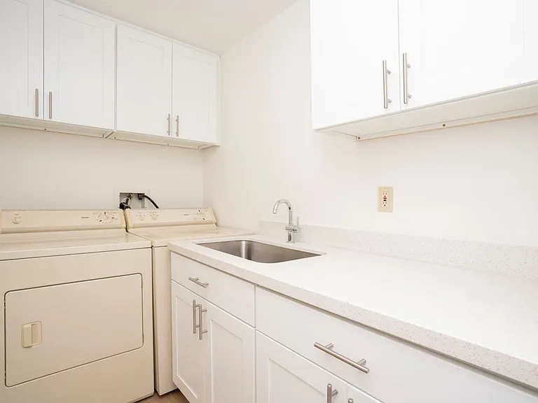 Nordhaven Apartments — Photo 17