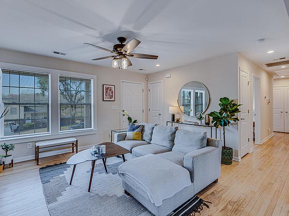 4th image of 7644 Peppercorn Ln