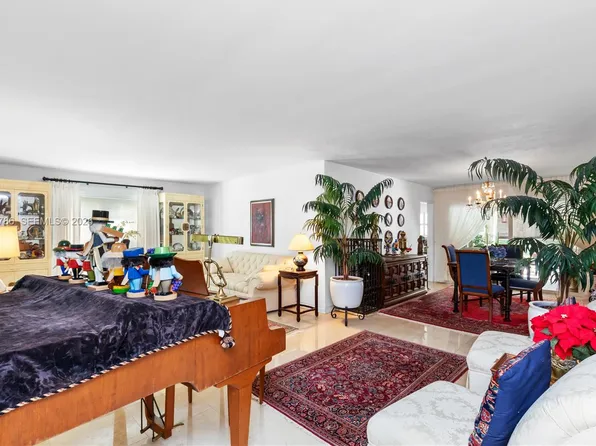 7010 SW 148th Ter, Palmetto Bay, FL 33158