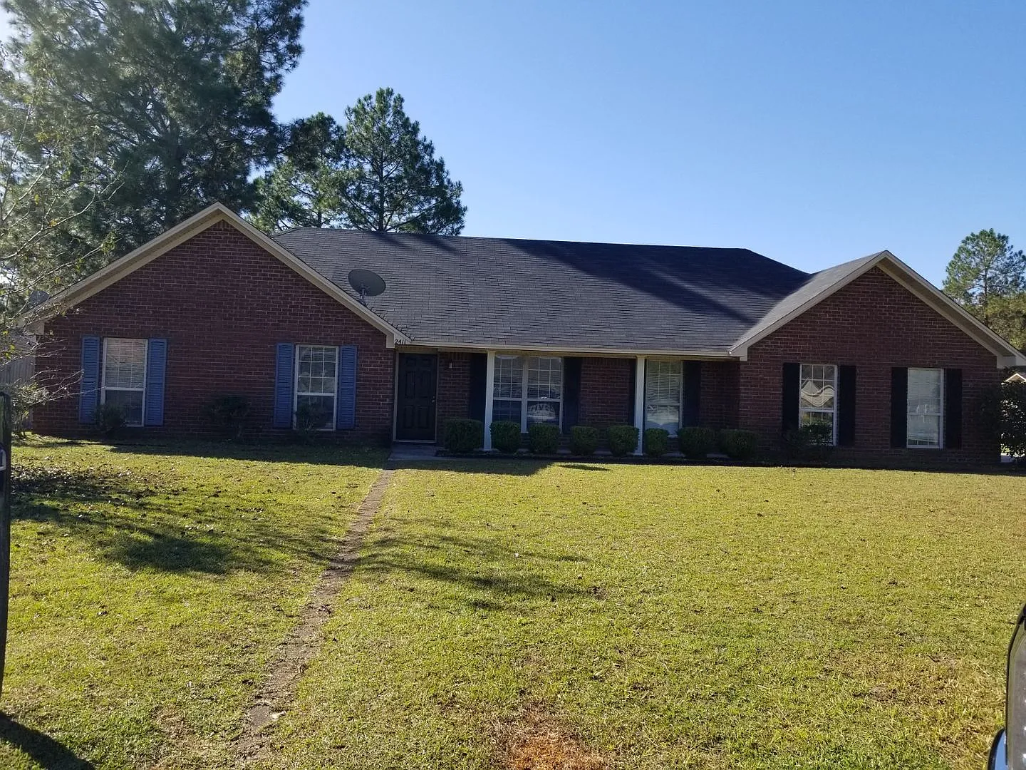 2411 Fernando Ct — Photo 2