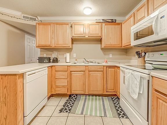 2nd image of 595 N University Ave APT 119