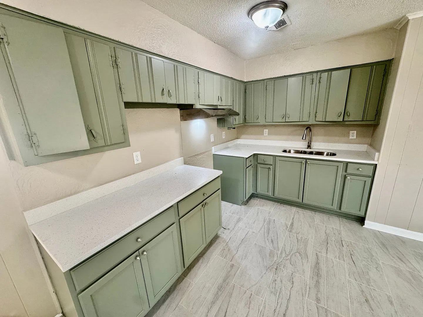 4 Bedroom In Berclair Ready Today — Photo 4