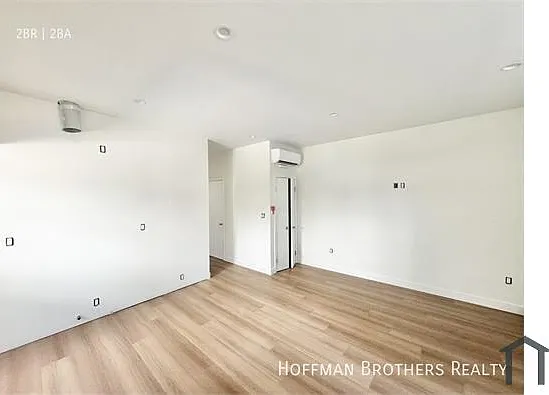 1135 S Doheny Dr #7 — Photo 1