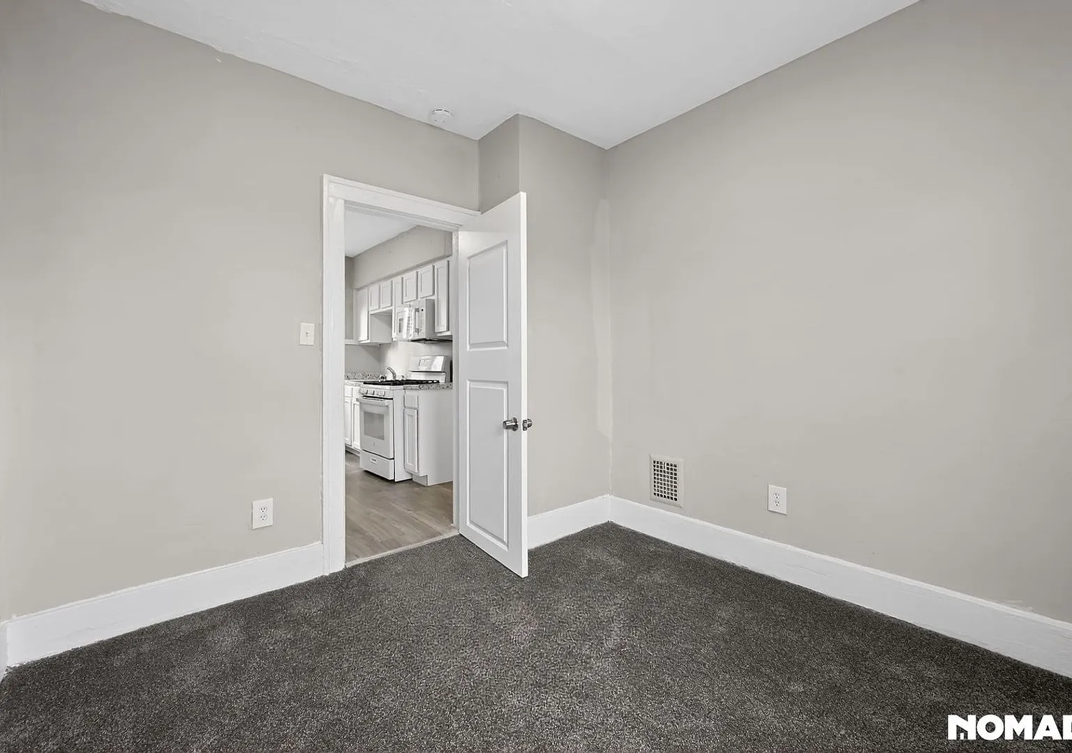 Charming 3BR Townhome in Detroit — Photo 4