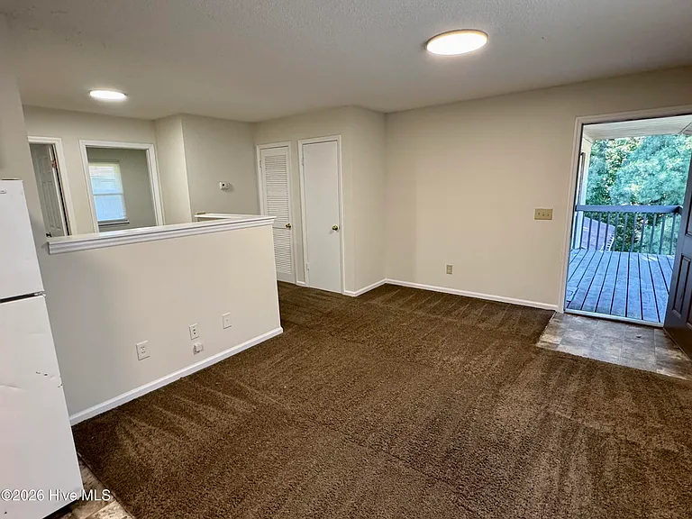 3211 Summer Pl #17 — Photo 5
