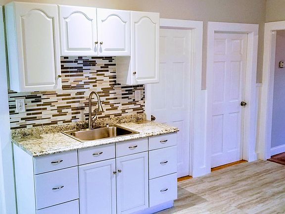 4th image of 93 Hollingsworth St #2