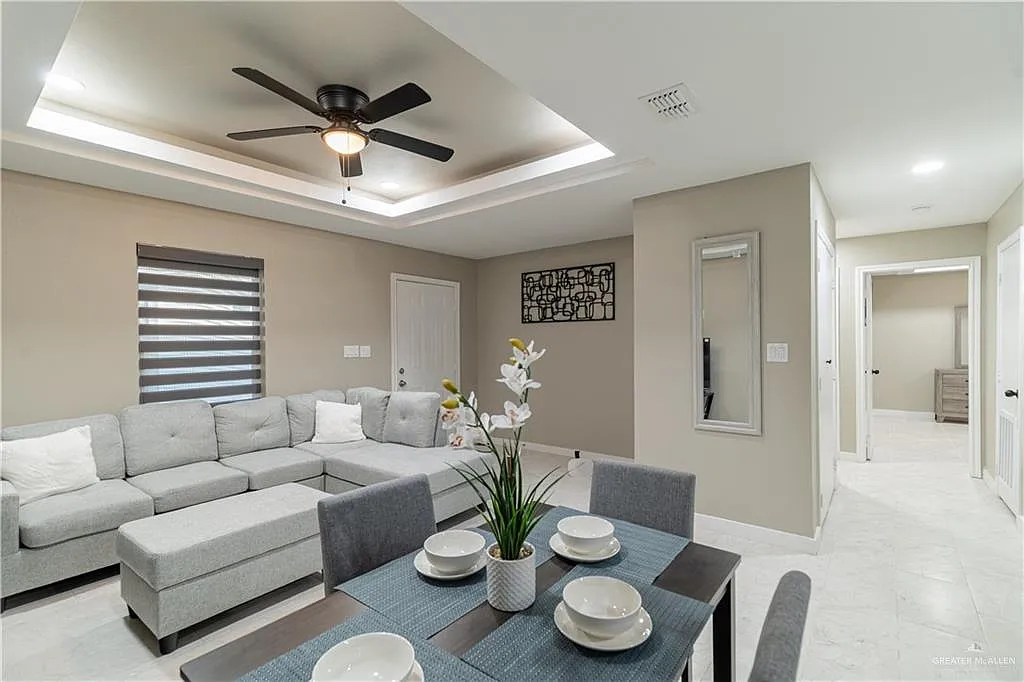 2 bed, 2.0 bath, 1100 sqft, $1,150 — Photo 4