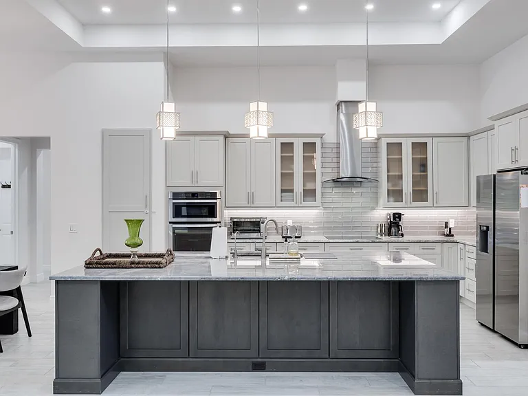 6423 Livingston Woods Ln — Photo 19
