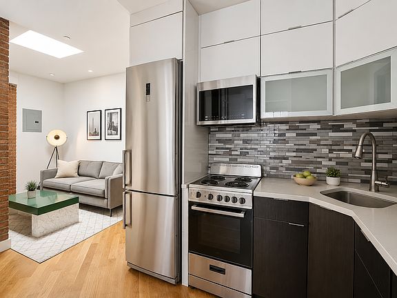 3rd image of 376 S 3rd St APT 4F
