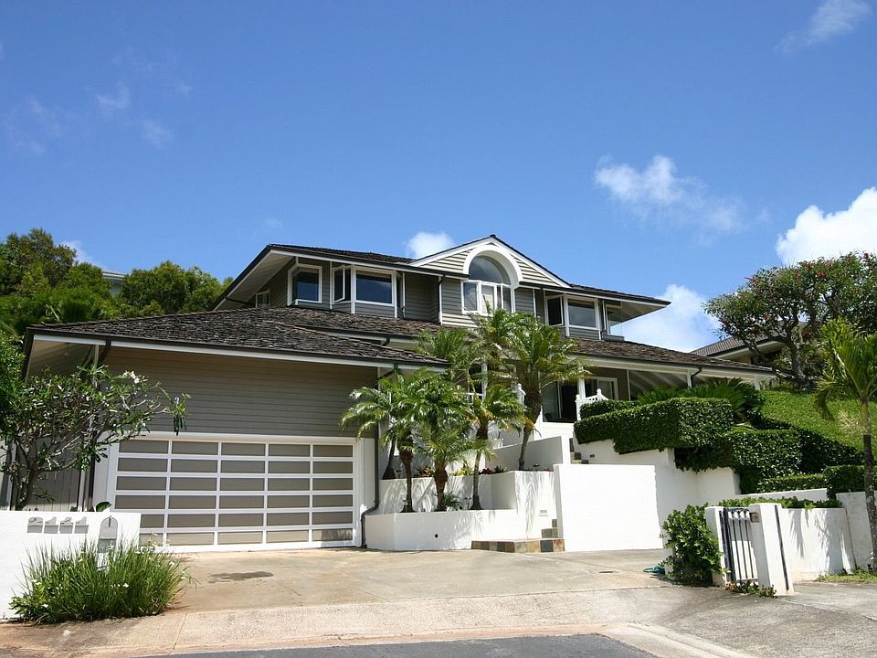 Great curb appeal!