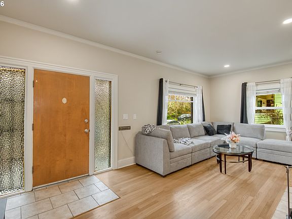 2nd image of 2123 SE 52nd Ave