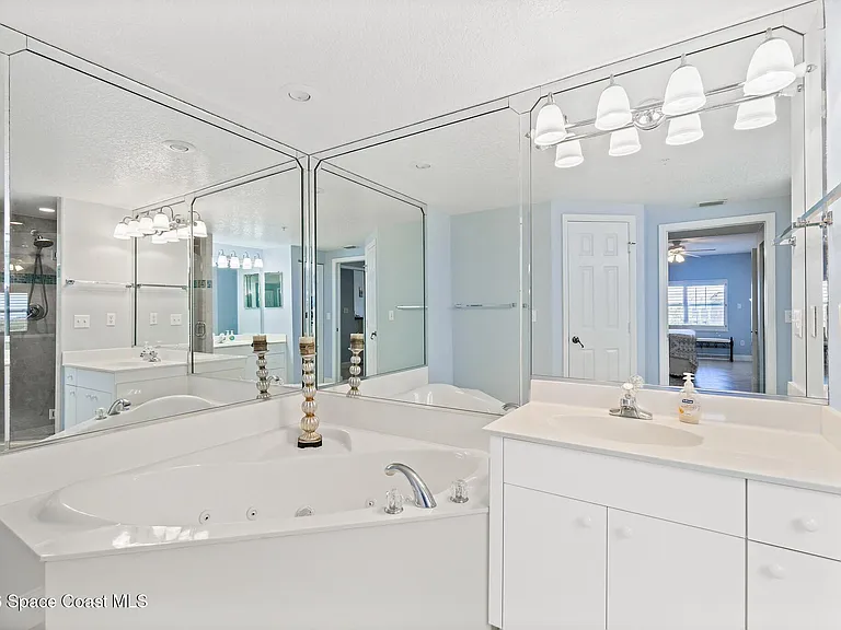 601 Shorewood Dr #G505 — Photo 21
