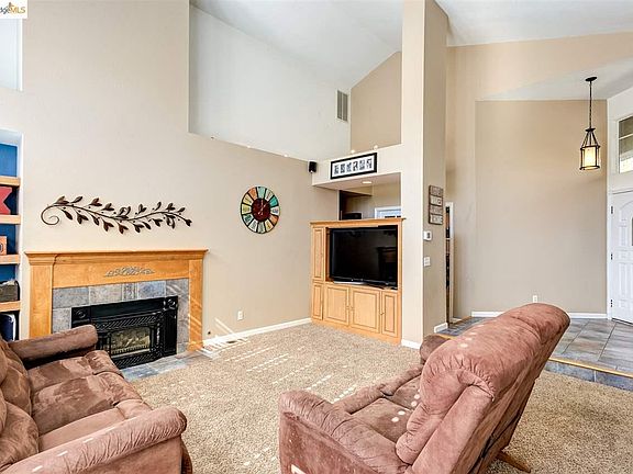 4th image of 2448 Pismo Ct