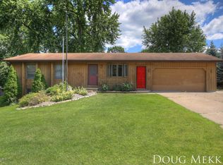 4004 Ambrose Ave NE, Grand Rapids, MI 49525