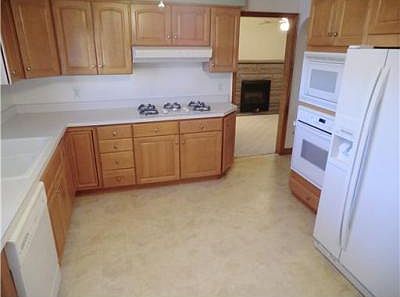 3rd image of 1209 Grosscup Ave