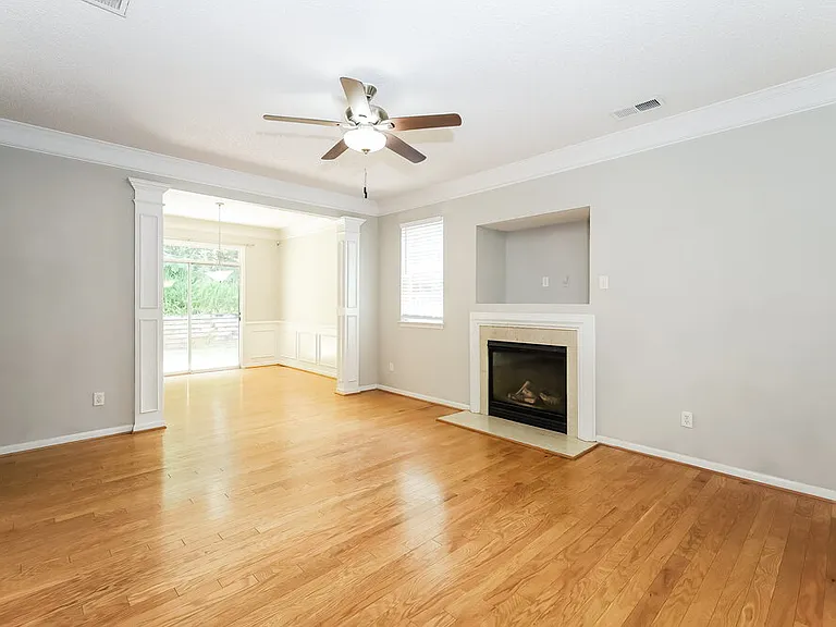 6918 Lowen Rd — Photo 5