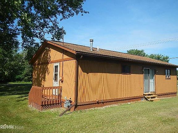 5th image of 1390 Gore Dr