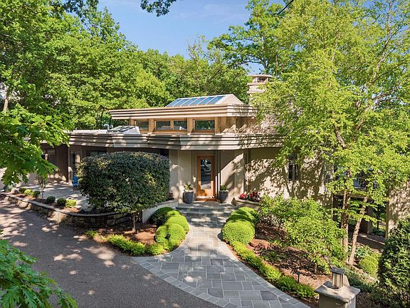 3rd image of 6504 Stauder Cir