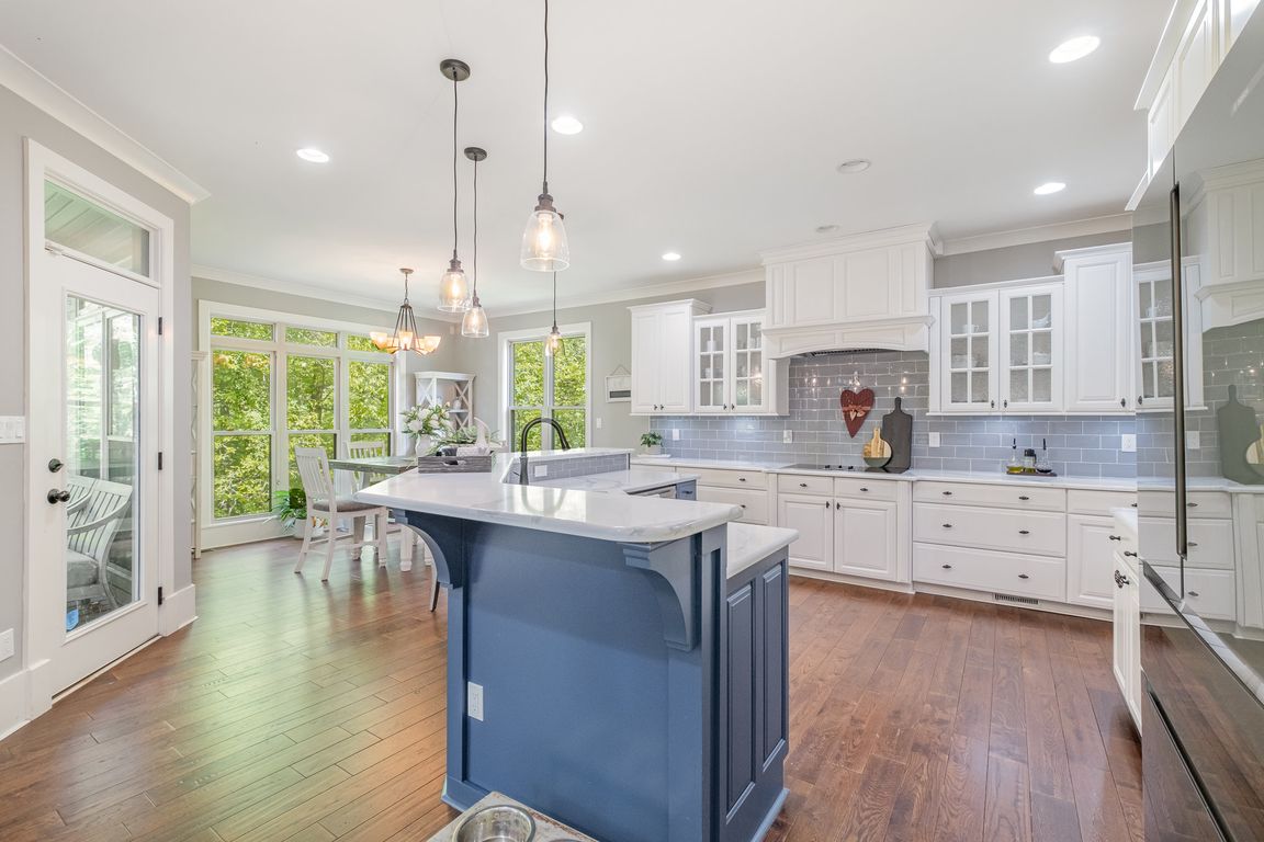 next background image