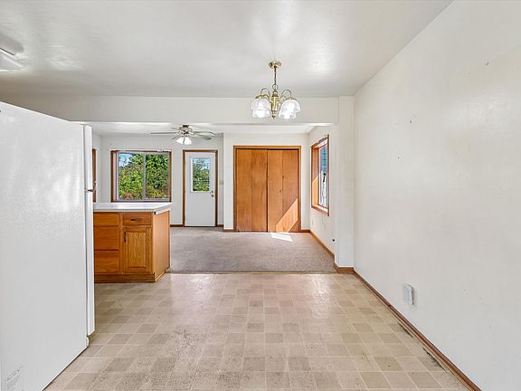 4th image of 3617 Annear St