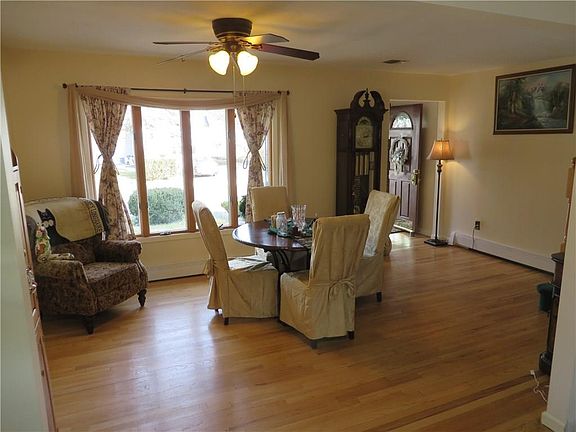 4th image of 35 Gardner Pl
