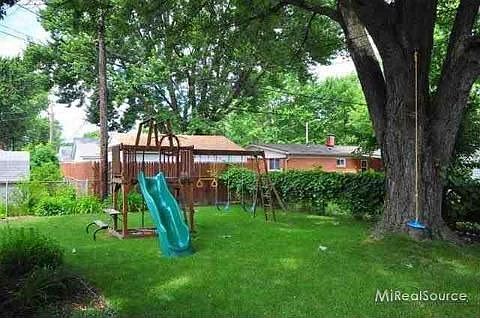 3rd image of 1758 Dulong Ave