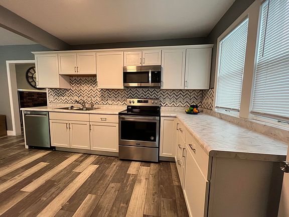 5th image of 142 Winter St