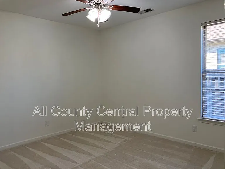 1001 Aronimink Dr — Photo 10