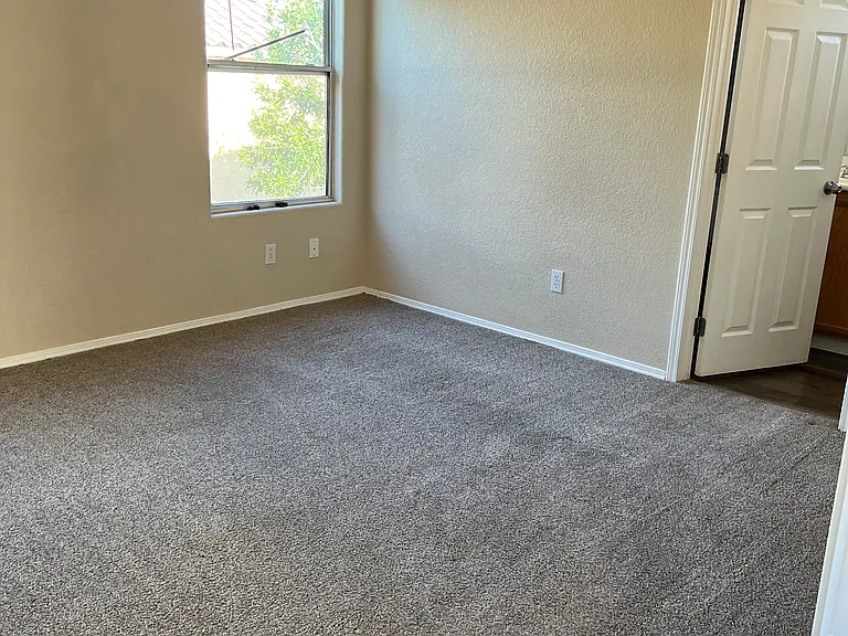 958 Medina De Leon Ave — Photo 12