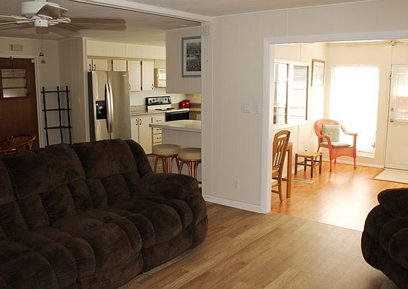 3rd image of 40 Esper Ct
