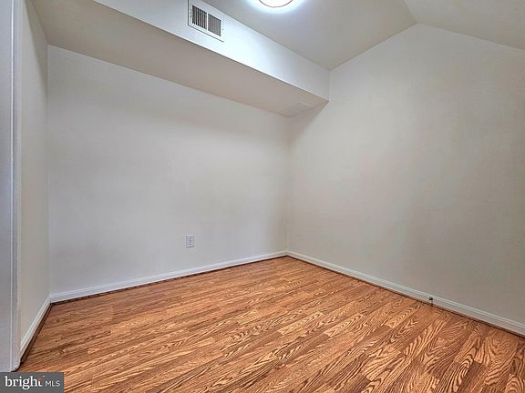 5th image of 8722 Walutes Cir #B