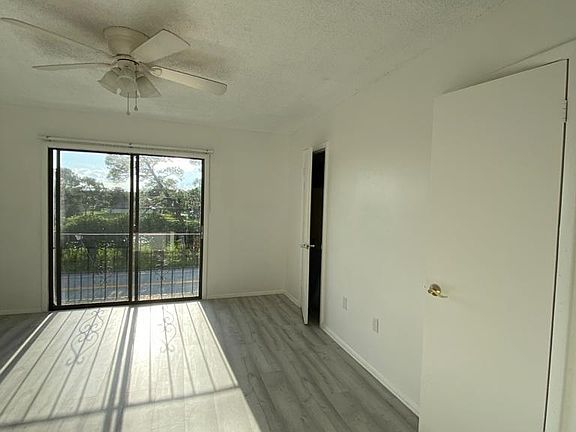MASTRER BEDROOM