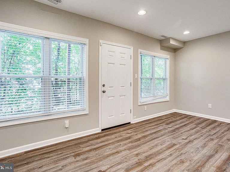 2648 Bowen Rd SE — Photo 28