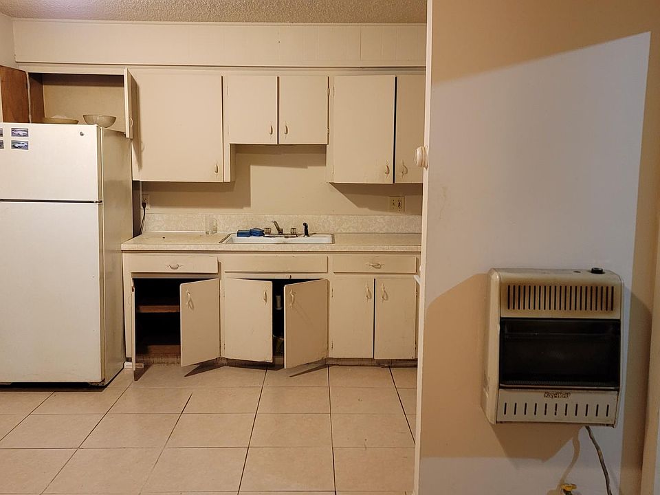 2nd image of 1307 Plummer Dr