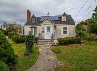 55 N Ocean Ave, Islip, NY 11751