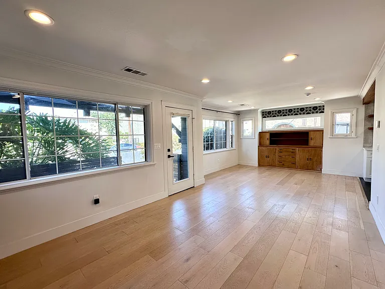 4336 Toland Way — Photo 7