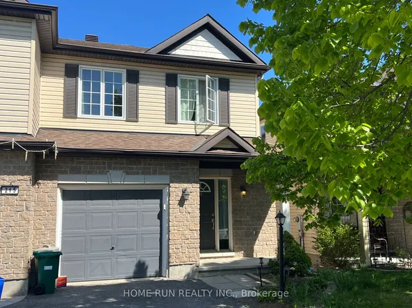217 Deerfox Dr, Ottawa, ON K2J 4W8
