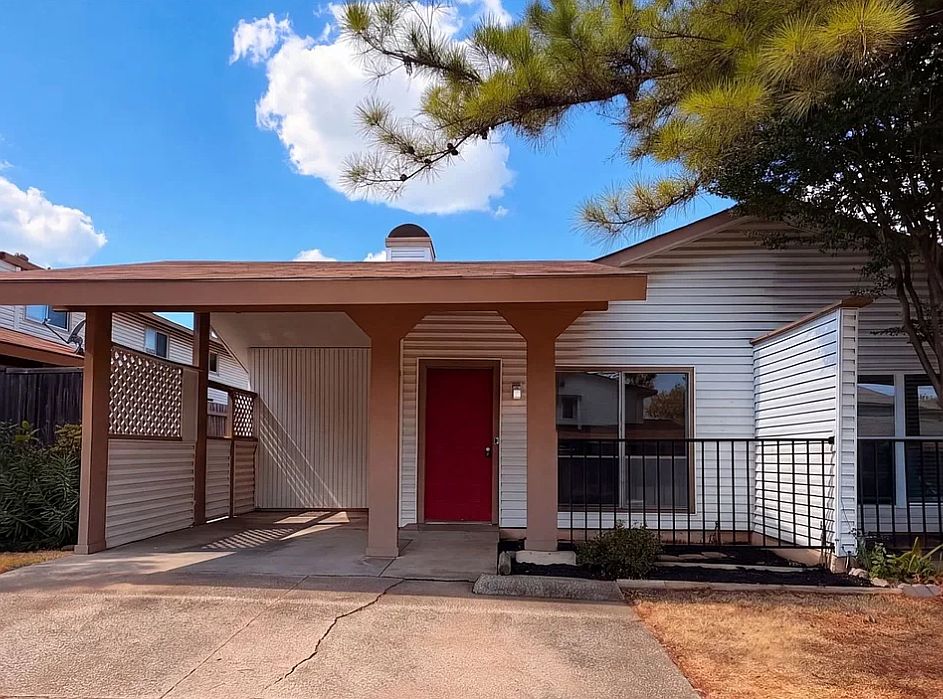 1st image of 709 Baruna Cir