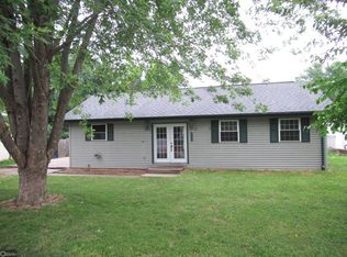 13 Westview Dr, Hamilton, IL 62341
