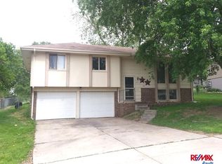 303 Laredo Rd, Papillion, NE 68046