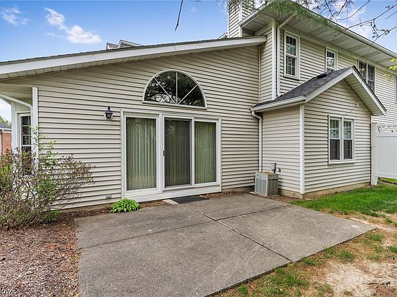 4th image of 19290 Bradford Ct